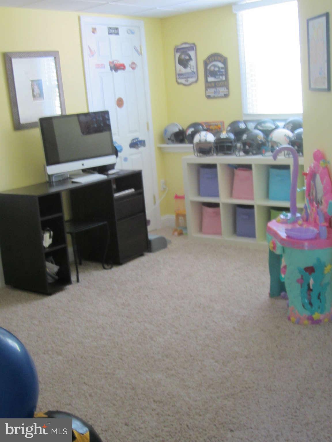 907 Farmstead Road Cockeysville, MD 21030 - Photo 17 of 22 Interior General
