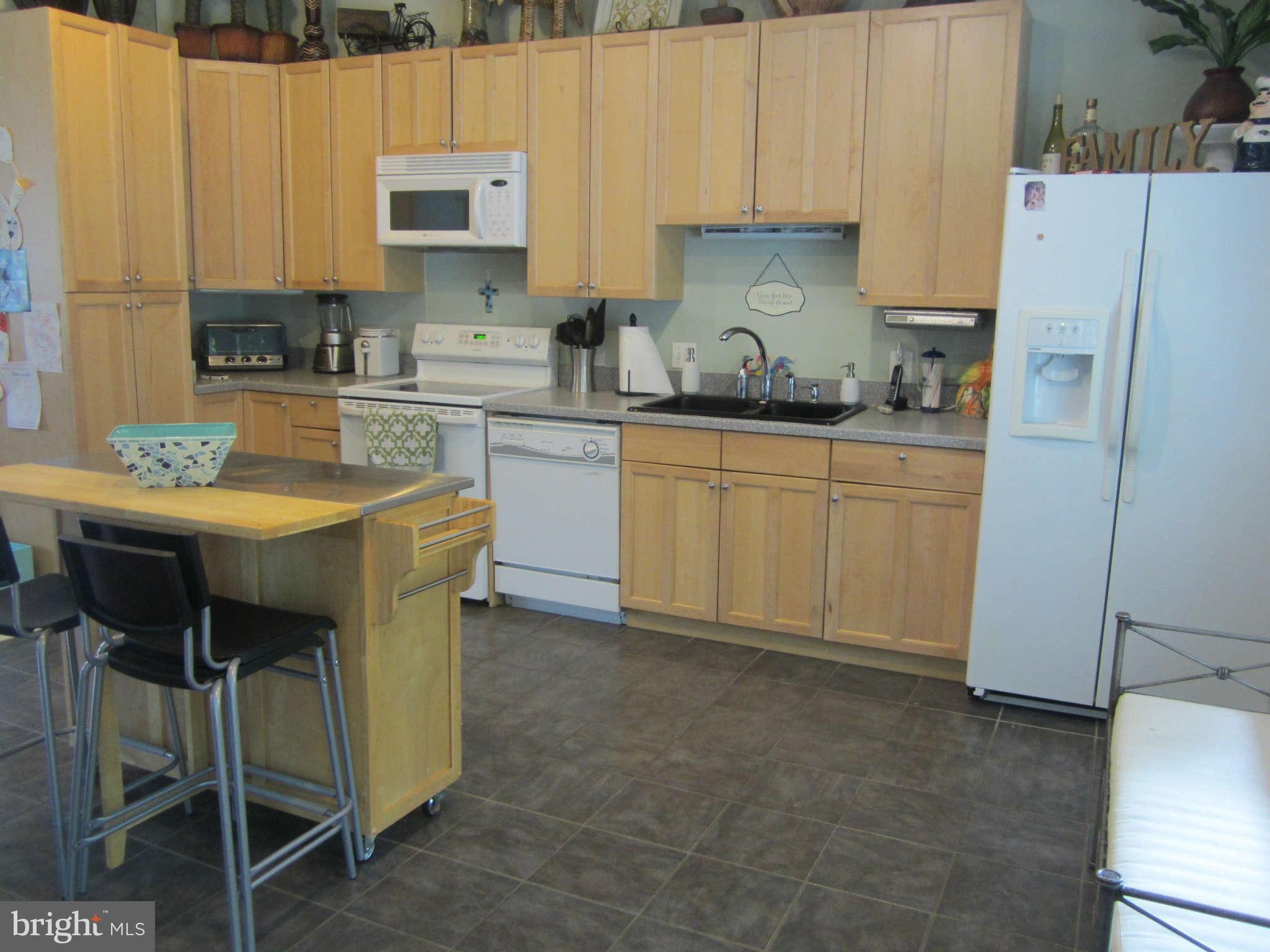 907 Farmstead Road Cockeysville, MD 21030 - Photo 8 of 22 Kitchen