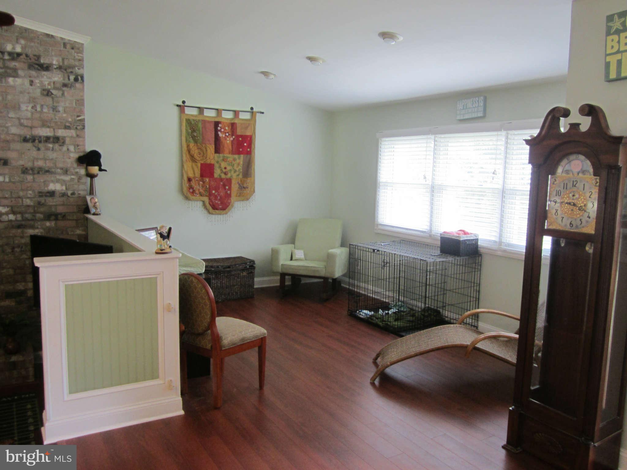 907 Farmstead Road Cockeysville, MD 21030 - Photo 9 of 22 Living Room