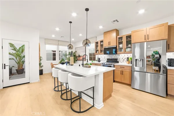 $749,000 | 4037 Summer Way, Corona, CA 92883