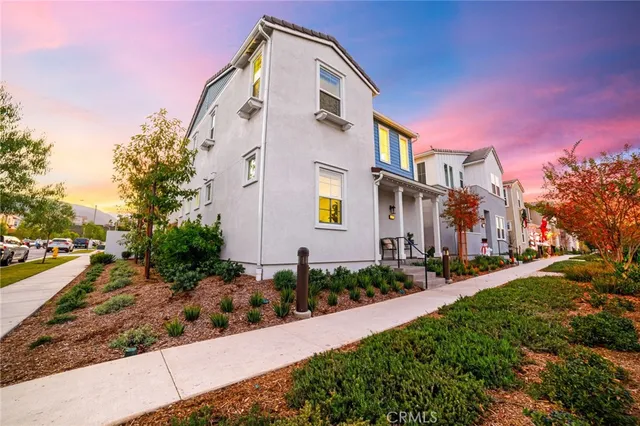 $817,500 | 4037 Summer Way, Corona, CA 92883