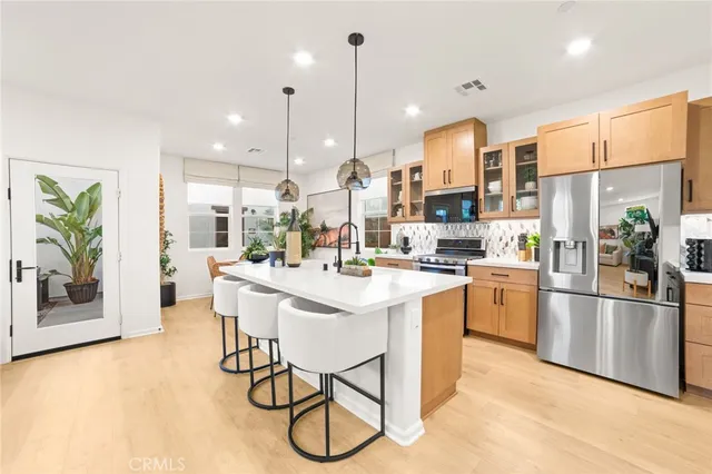 $817,500 | 4037 Summer Way, Corona, CA 92883