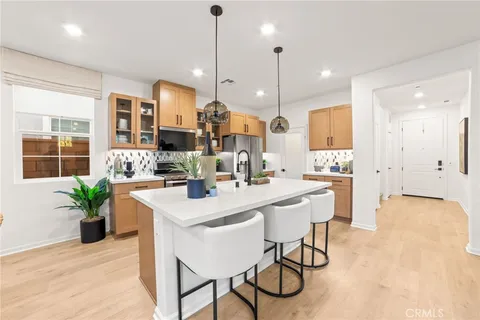 $749,000 | 4037 Summer Way, Corona, CA 92883