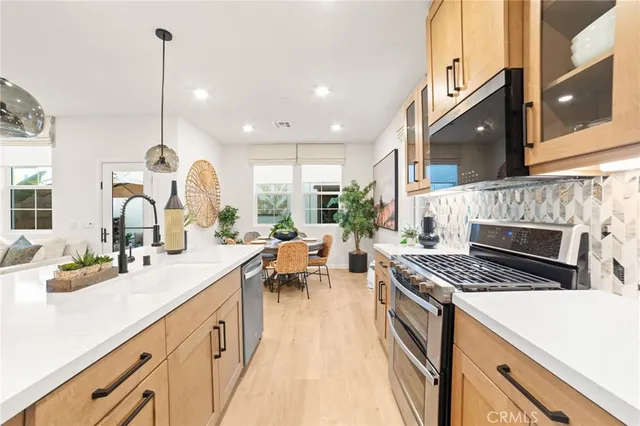 $817,500 | 4037 Summer Way, Corona, CA 92883