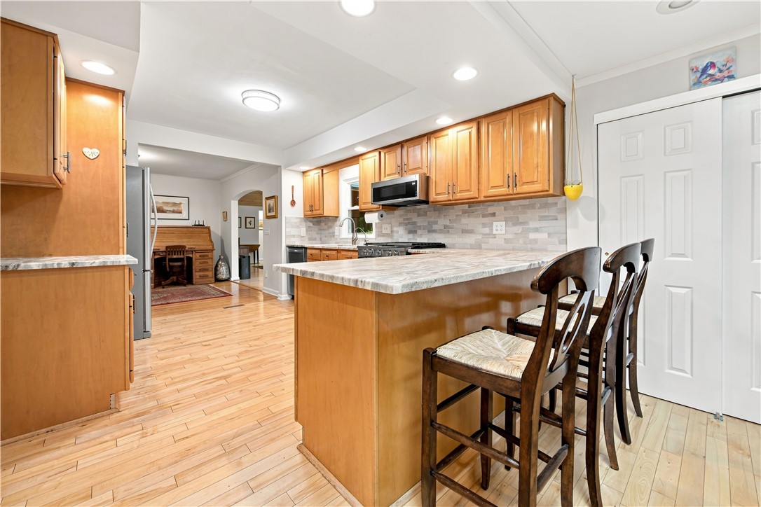 598 Van Alstyne Road Webster, NY 14580 - Photo 9 of 35 Gallery Image 9