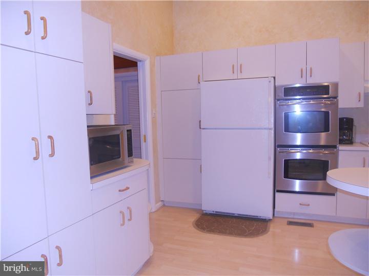 1421 Autumn Road Rydal, PA 19046 - Photo 8 of 17 Kitchen