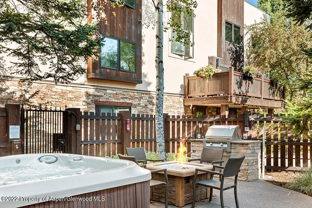 a outdoor view with a sitting space