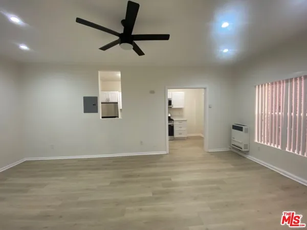 $1,380 | 814 South Hobart Boulevard, Unit 203, Los Angeles, CA 90005