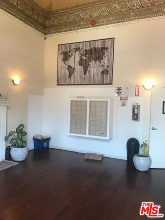 $1,380 | 814 South Hobart Boulevard, Unit 203, Los Angeles, CA 90005