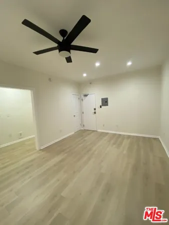 $1,380 | 814 South Hobart Boulevard, Unit 203, Los Angeles, CA 90005
