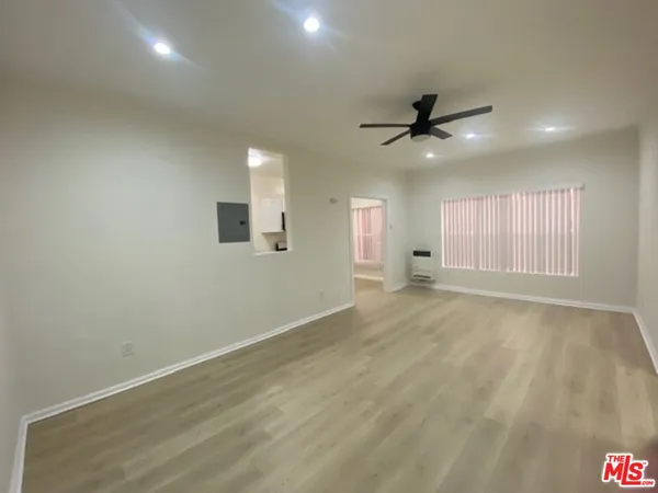 $1,380 | 814 South Hobart Boulevard, Unit 203, Los Angeles, CA 90005