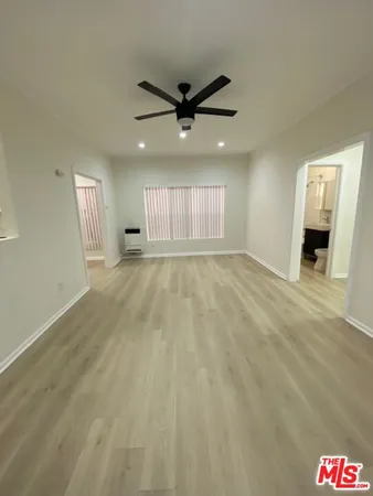 $1,380 | 814 South Hobart Boulevard, Unit 203, Los Angeles, CA 90005