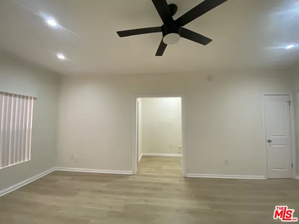 $1,380 | 814 South Hobart Boulevard, Unit 203, Los Angeles, CA 90005