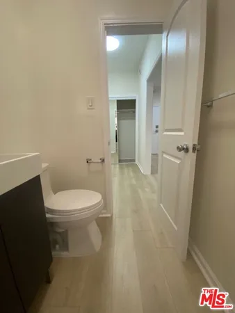 $1,380 | 814 South Hobart Boulevard, Unit 203, Los Angeles, CA 90005
