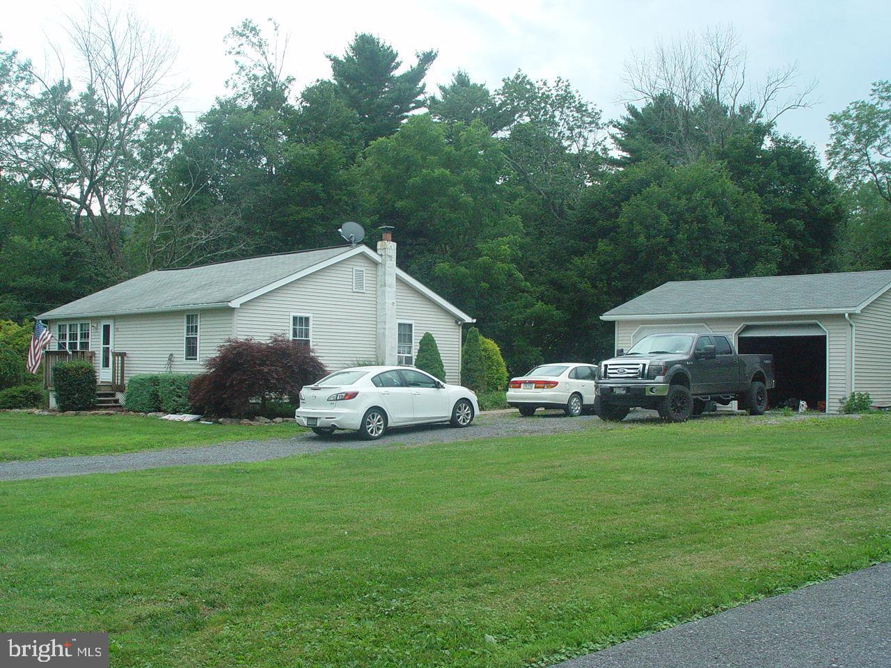 71 Tamanend Road Quakake, PA 18245 - Photo 3 of 12 SIDE VIEW OF HOUSE AND GARAGE
