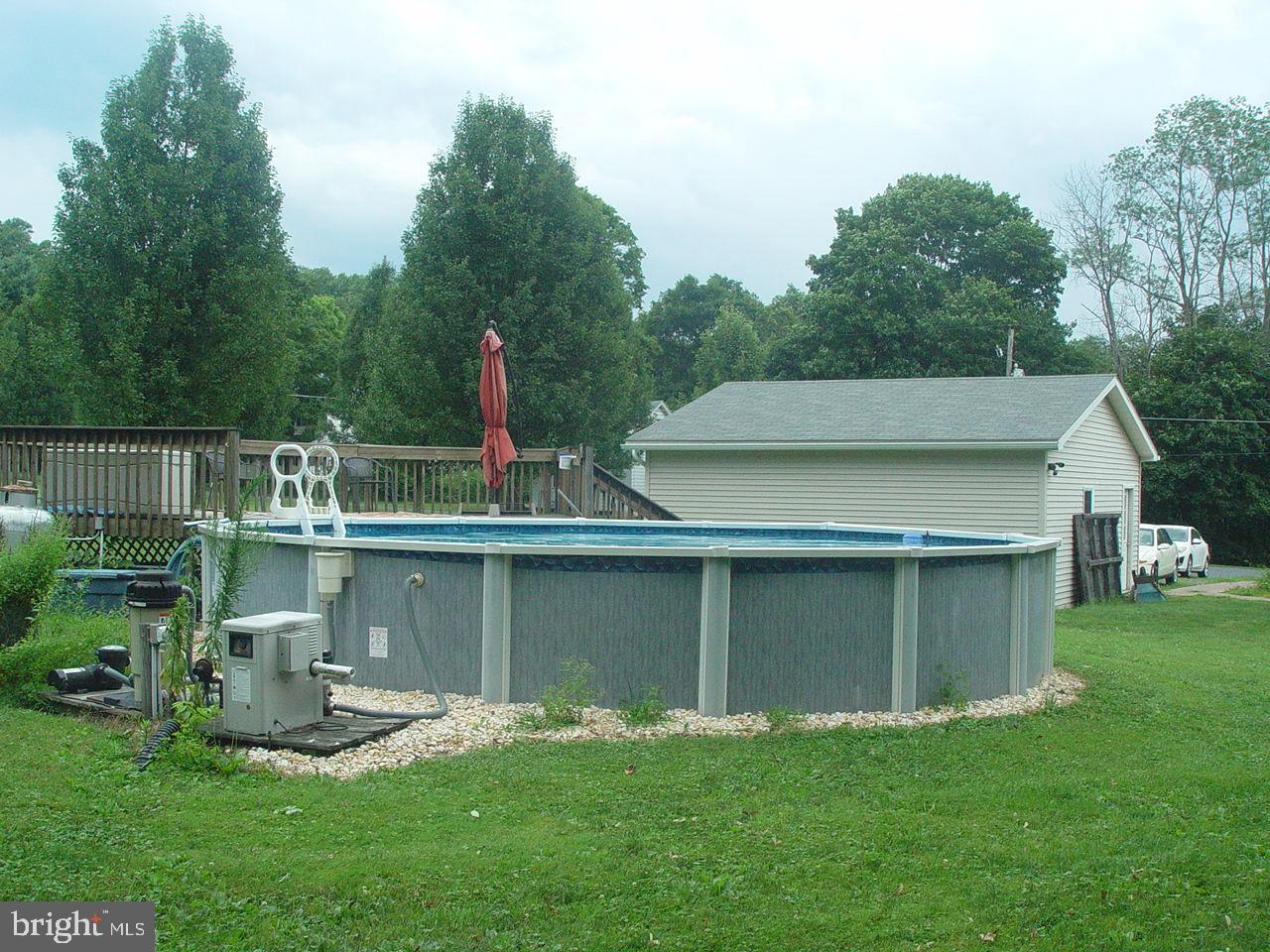 71 Tamanend Road Quakake, PA 18245 - Photo 5 of 12 SWIMMING POOL WITH DECK READY TO HOP IN
