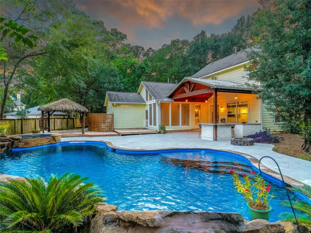 $699,990 | 255 South Crimson Clover Court, The Woodlands, TX 77381