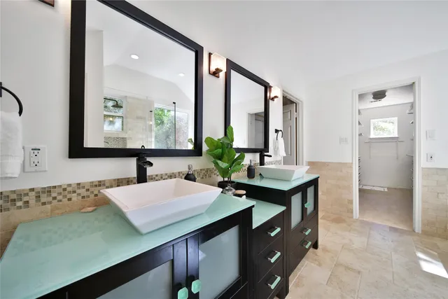 $699,990 | 255 South Crimson Clover Court, The Woodlands, TX 77381