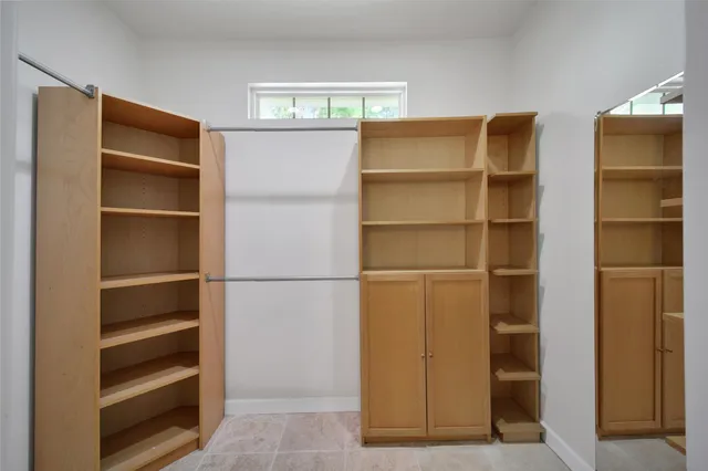 $699,990 | 255 South Crimson Clover Court, The Woodlands, TX 77381