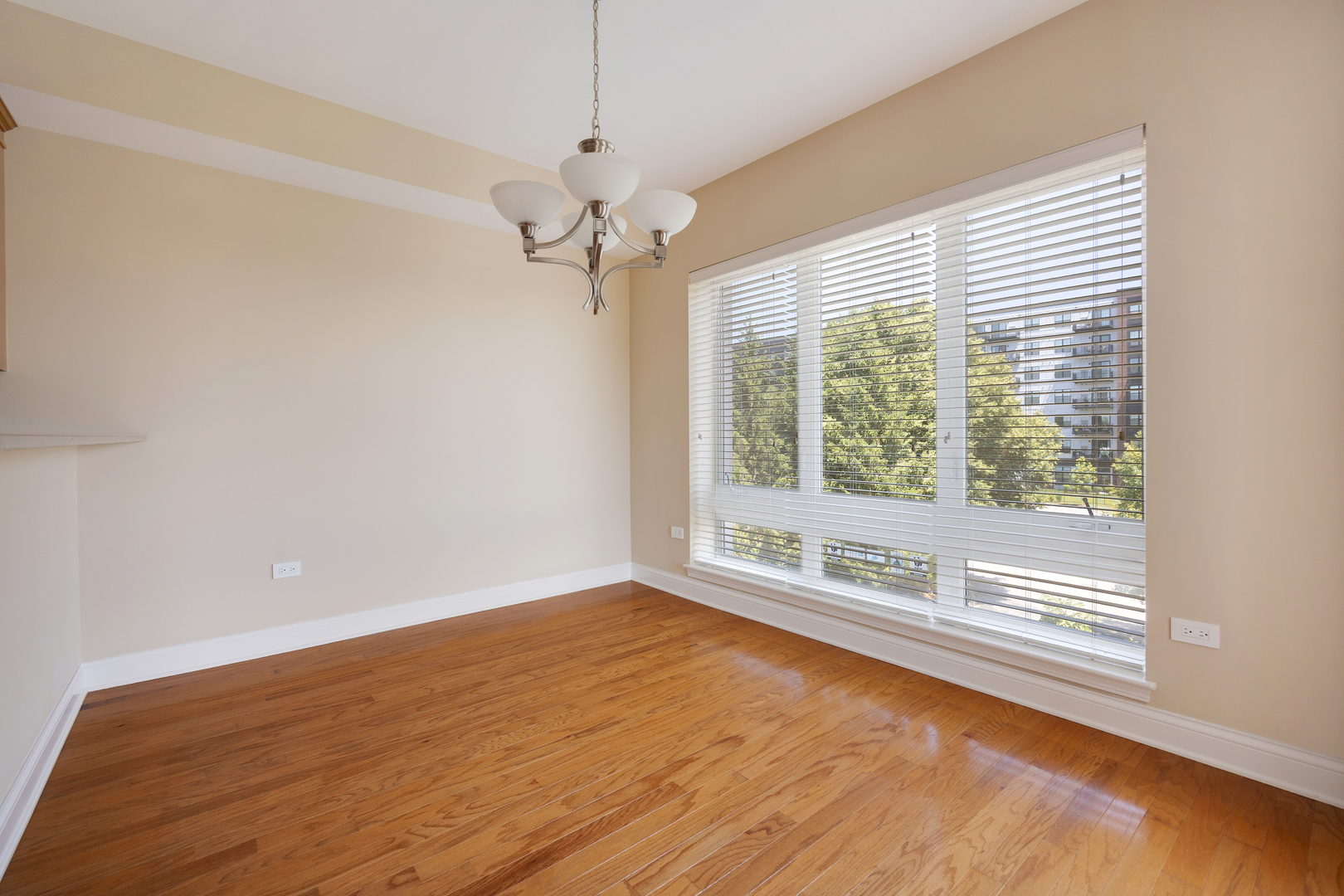 125 North Buffalo Grove Road, Unit 213 Buffalo Grove, IL 60089 - Photo 14 of 27