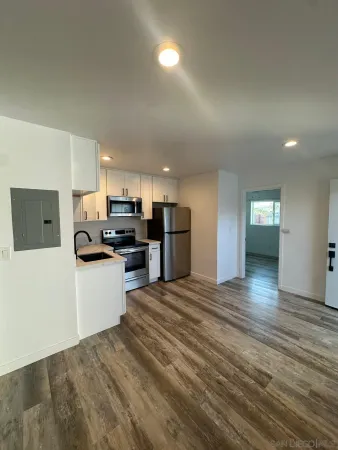 $2,195 | 4462 32nd, San Diego, CA 92116