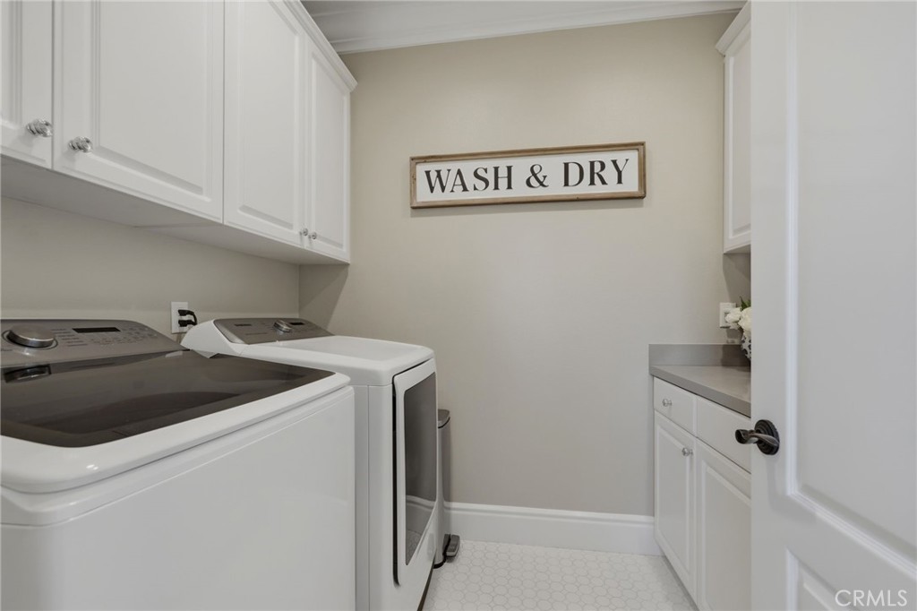 10 Jenny Lane Ladera Ranch, CA 92694 - Photo 48 of 64 Upstairs laundry room