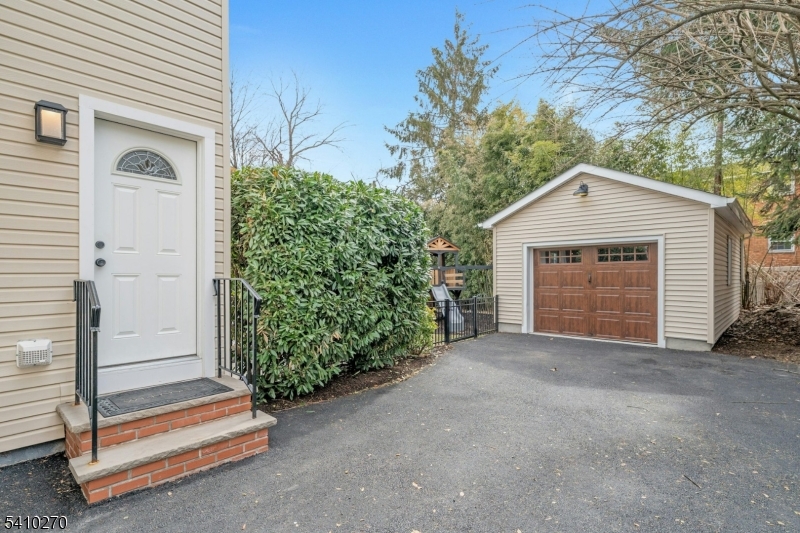 40 Cross Street Montclair, NJ 07042 - Photo 44 of 46