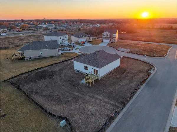 $343,990 | 21801 Vinci Circle, Peculiar, MO 64078