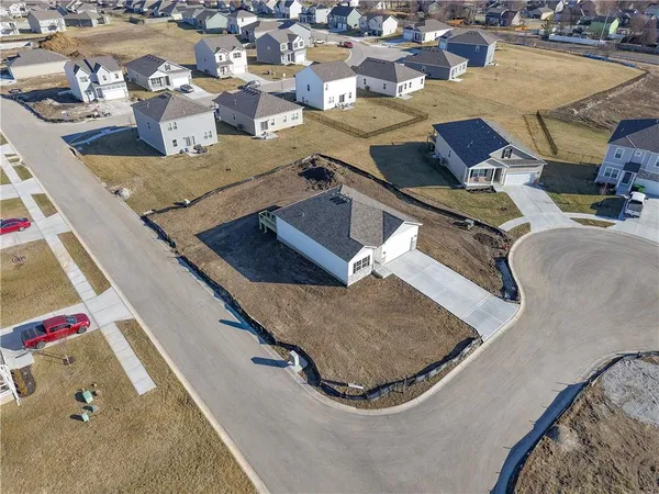 $343,990 | 21801 Vinci Circle, Peculiar, MO 64078