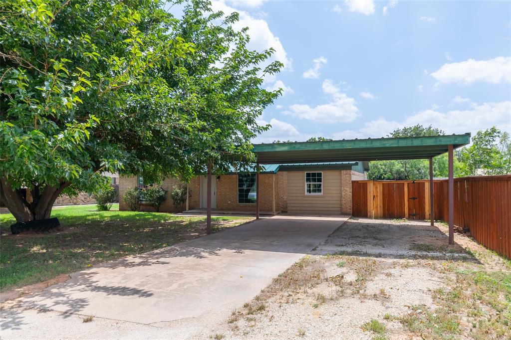 320 12th Street Hawley, TX 79525 - Photo 3 of 31