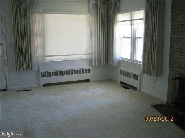 6708 Coolridge Road Temple Hills, MD 20748 - Photo 8 of 20 Living Room