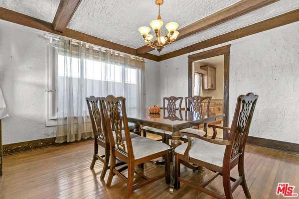 $620,000 | 945 West 54th Street, Los Angeles, CA 90037
