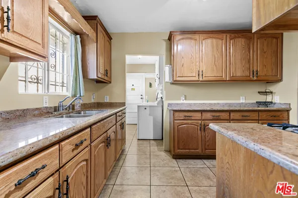 $620,000 | 945 West 54th Street, Los Angeles, CA 90037