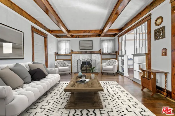 $620,000 | 945 West 54th Street, Los Angeles, CA 90037