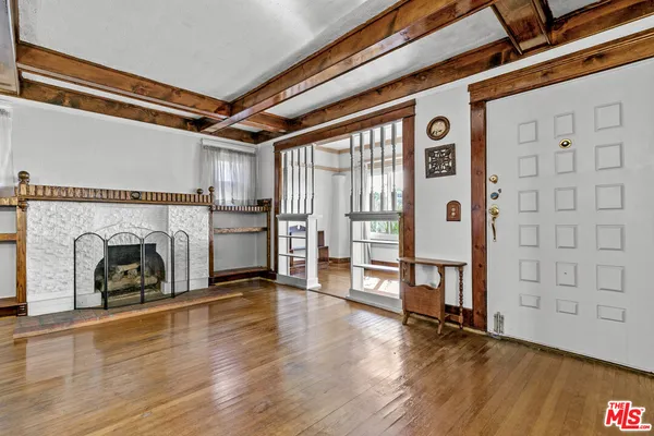 $620,000 | 945 West 54th Street, Los Angeles, CA 90037