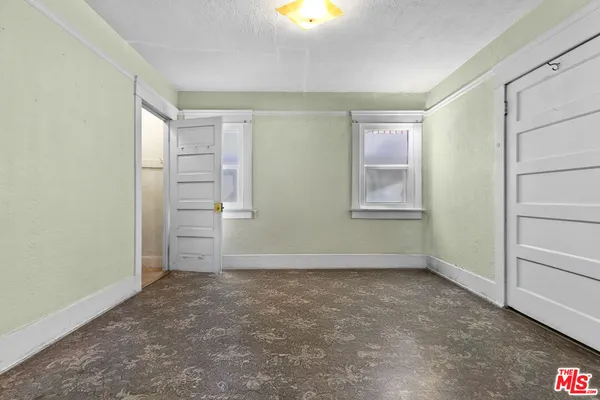$620,000 | 945 West 54th Street, Los Angeles, CA 90037