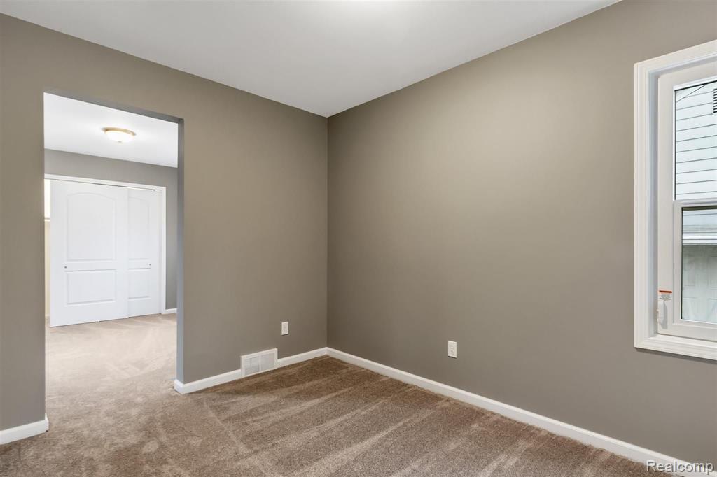 7586 Pelham Road Taylor, MI 48180 - Photo 20 of 46