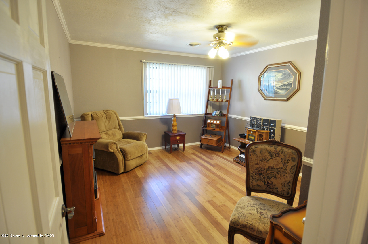 4236 Camp Lane Amarillo, TX 79110 - Photo 11 of 26 2nd bedroom