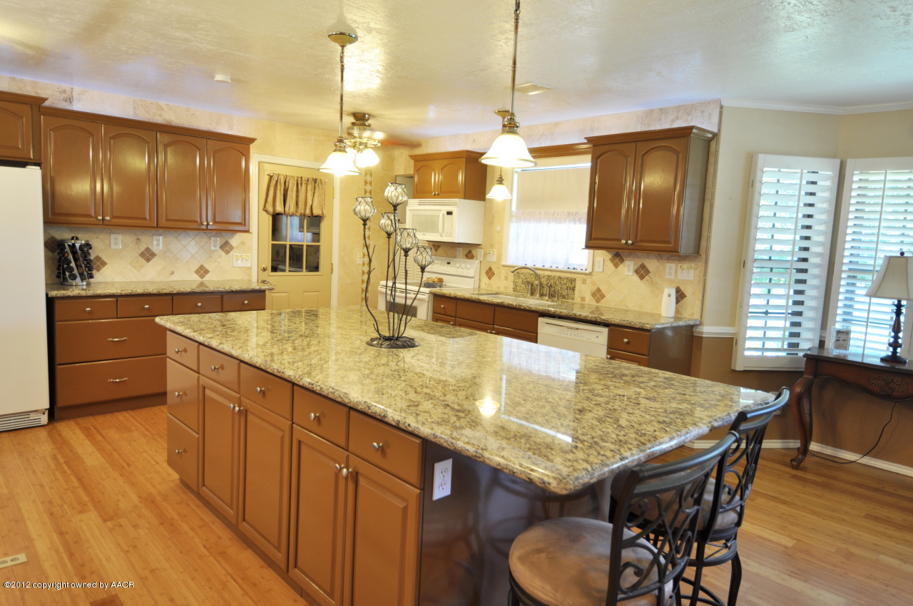 4236 Camp Lane Amarillo, TX 79110 - Photo 3 of 26 Beautiful Kitchen