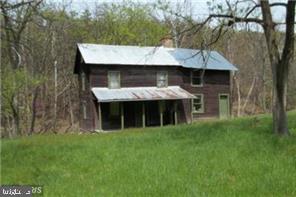 House toward back of property. Used as hunting plc