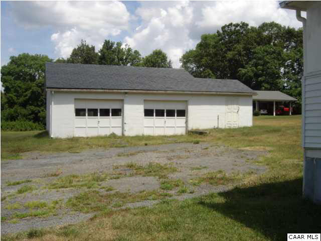 751 Main Street Dillwyn, VA 23936 - Photo 4 of 15 a house view with a garden space