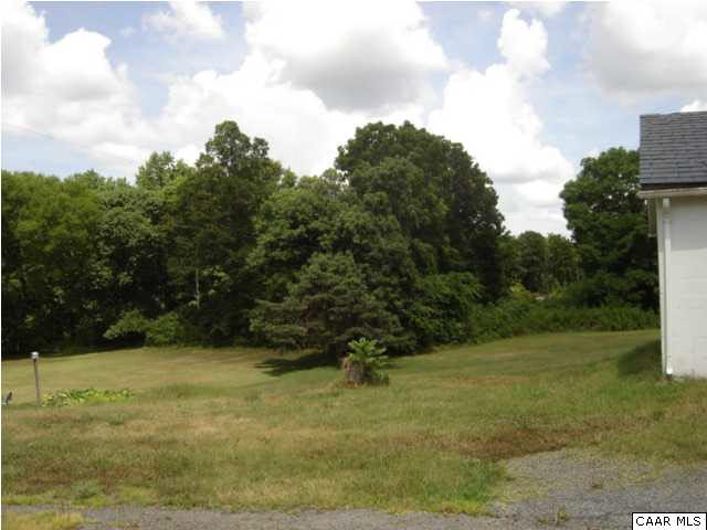 751 Main Street Dillwyn, VA 23936 - Photo 5 of 15 a view of outdoor space and yard
