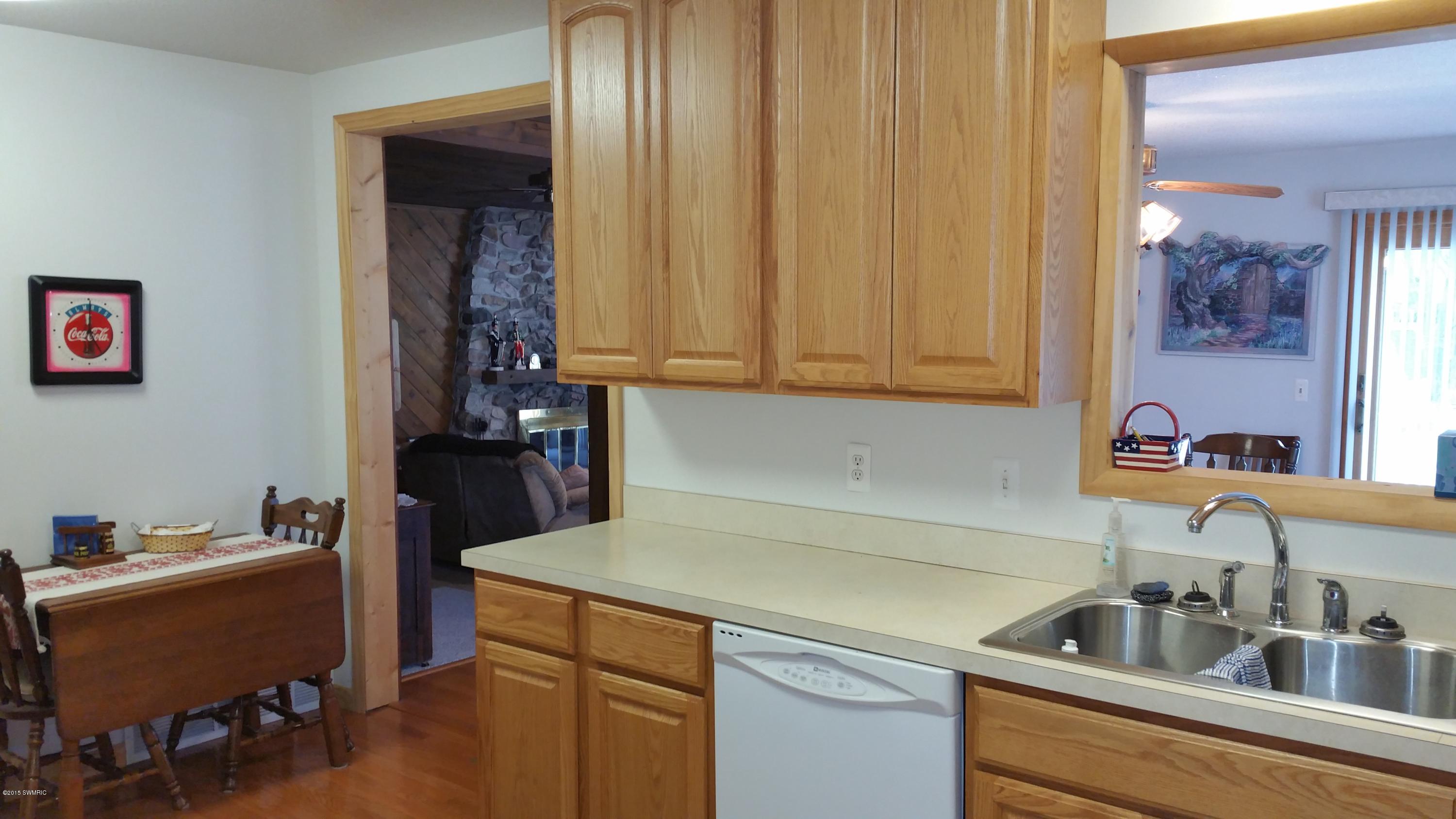 1495 Seminole Road Muskegon, MI 49441 - Photo 18 of 52 15