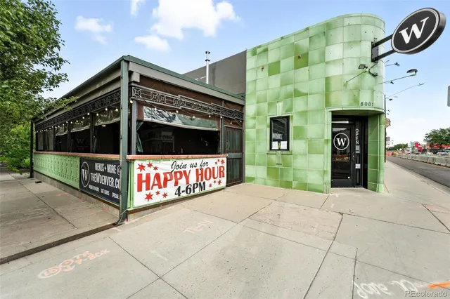 a view of an entrance to building