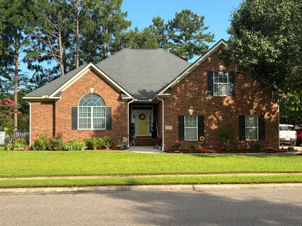 $515,000 | 209 Gleneagles Drive, Summerville, SC 29483