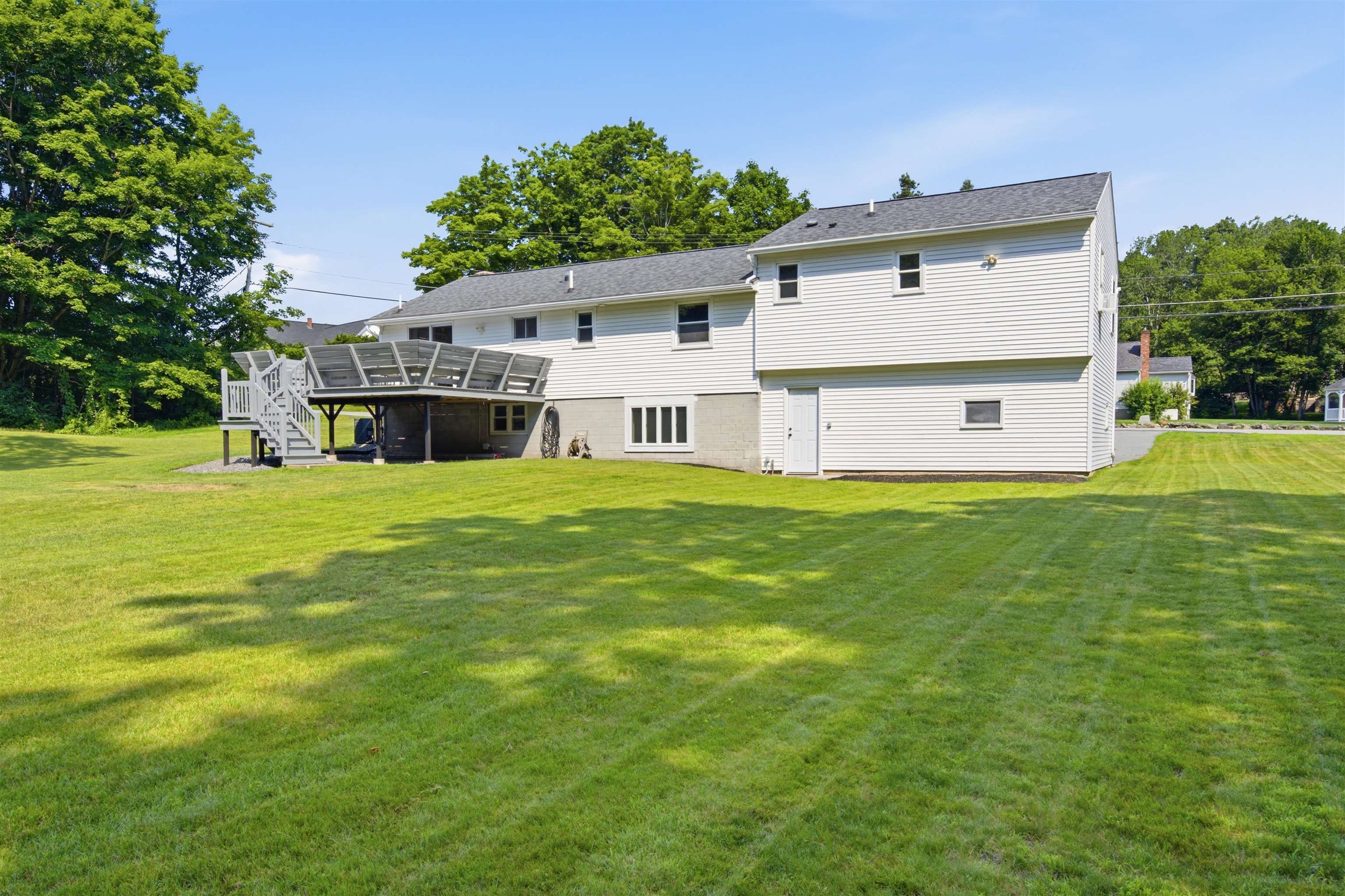 68 Jericho Road Pelham, NH 03076 - Photo 28 of 40