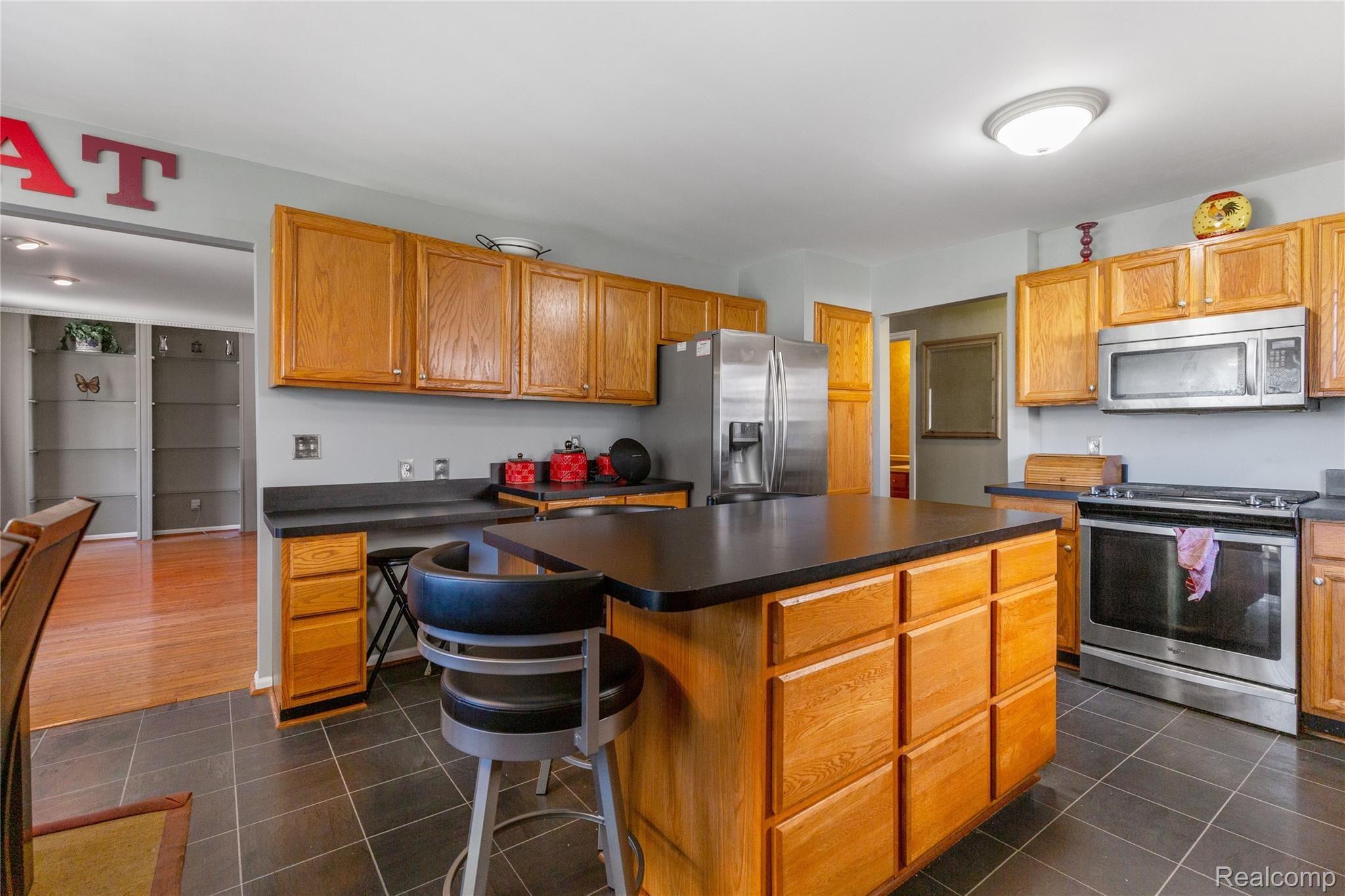 3657 Riverside Drive Canton, MI 48188 - Photo 13 of 50 IMG_2943.jpg