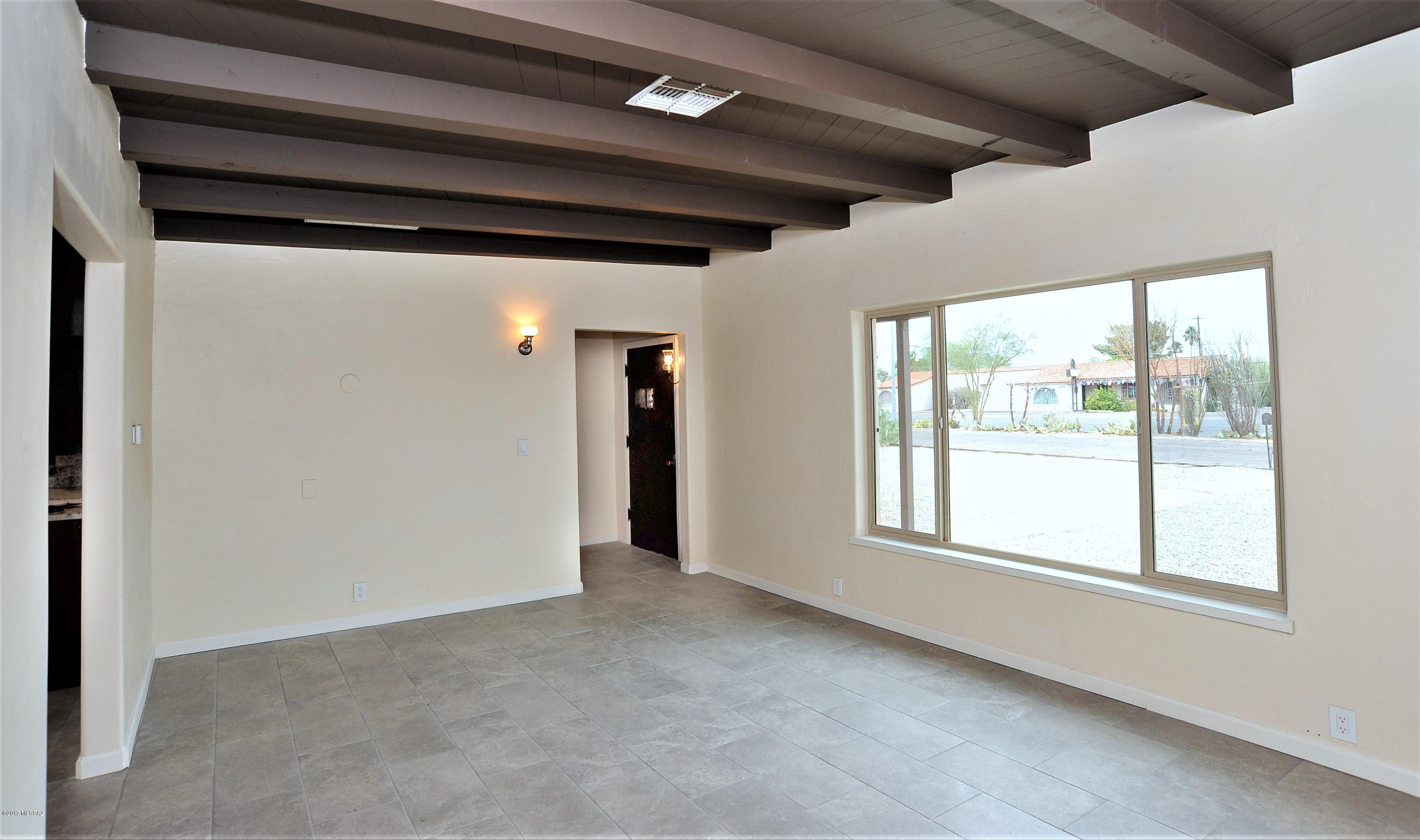 2158 East Grant Road Tucson, AZ 85719 - Photo 8 of 31