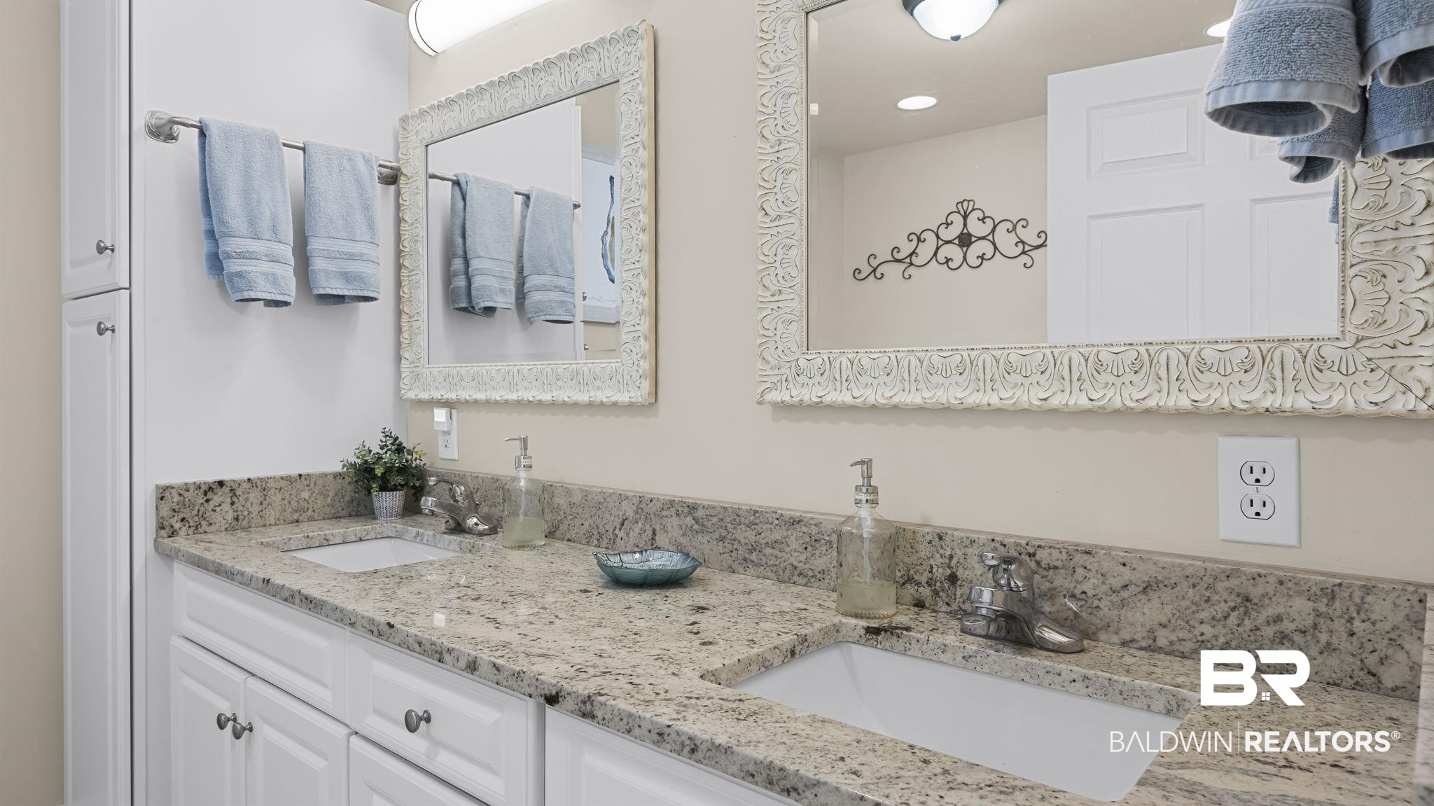 27580 Canal Road, Unit 1526 Orange Beach, AL 36561 - Photo 16 of 49 Full bath featuring double vanity