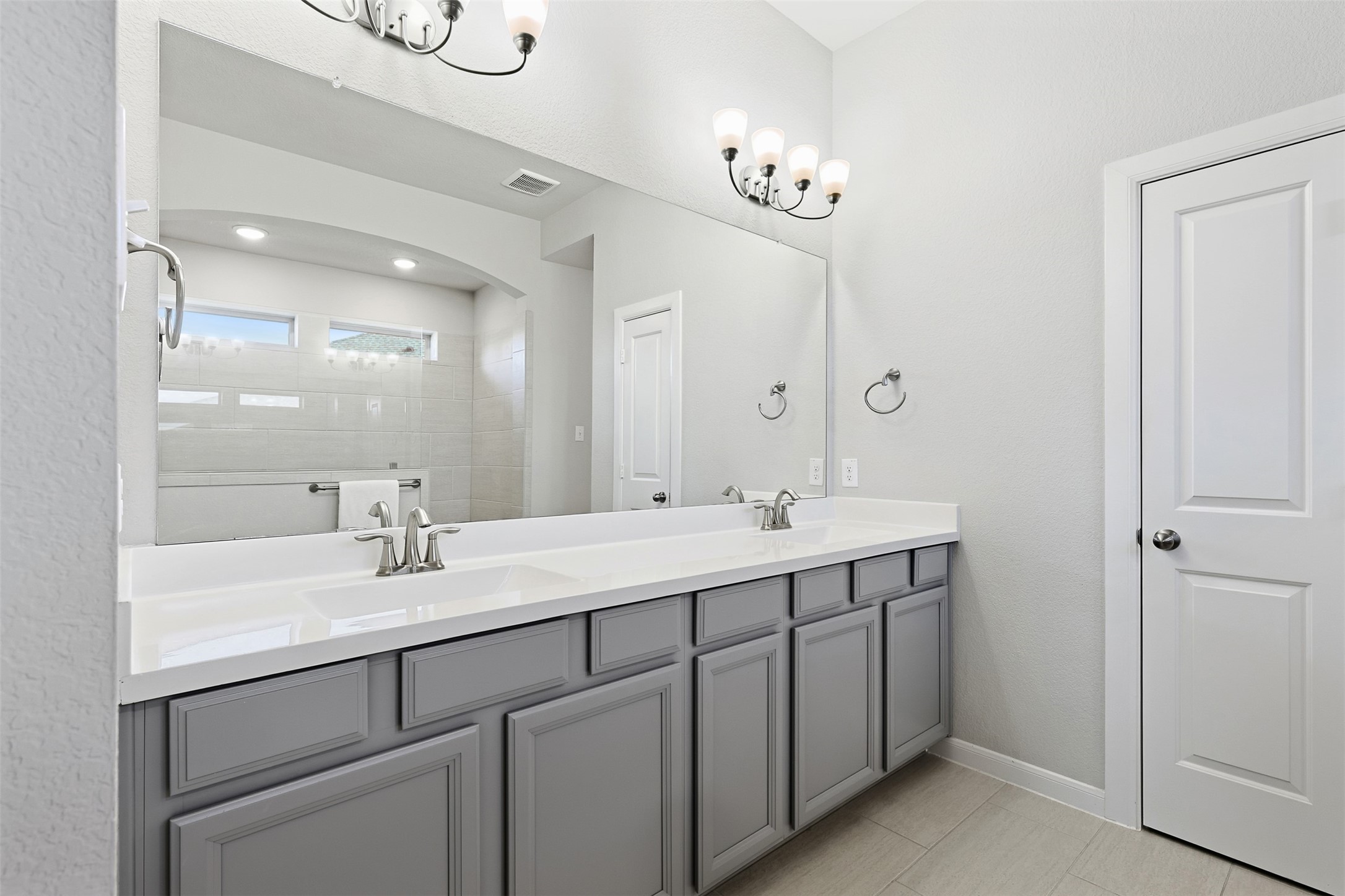 10003 Napier Drive Rosharon, TX 77583 - Photo 12 of 24 Primary bathroom with double vanity